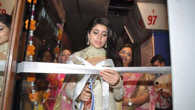 Shriya Saran comes forward for Inner Wheel Club support